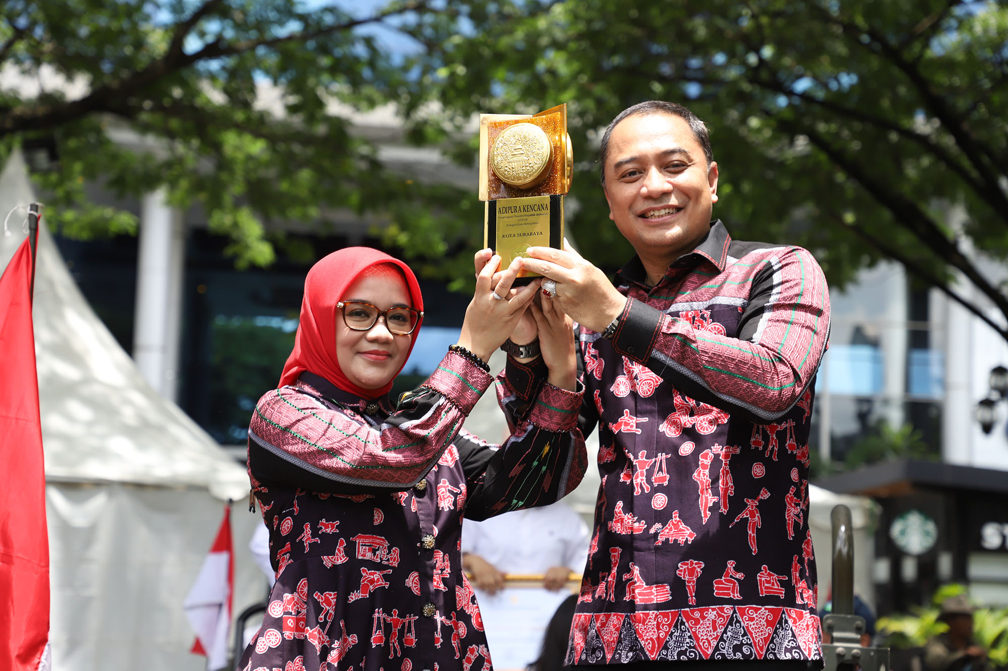 Surabaya Raih Penghargaan Adipura Kencana 2022