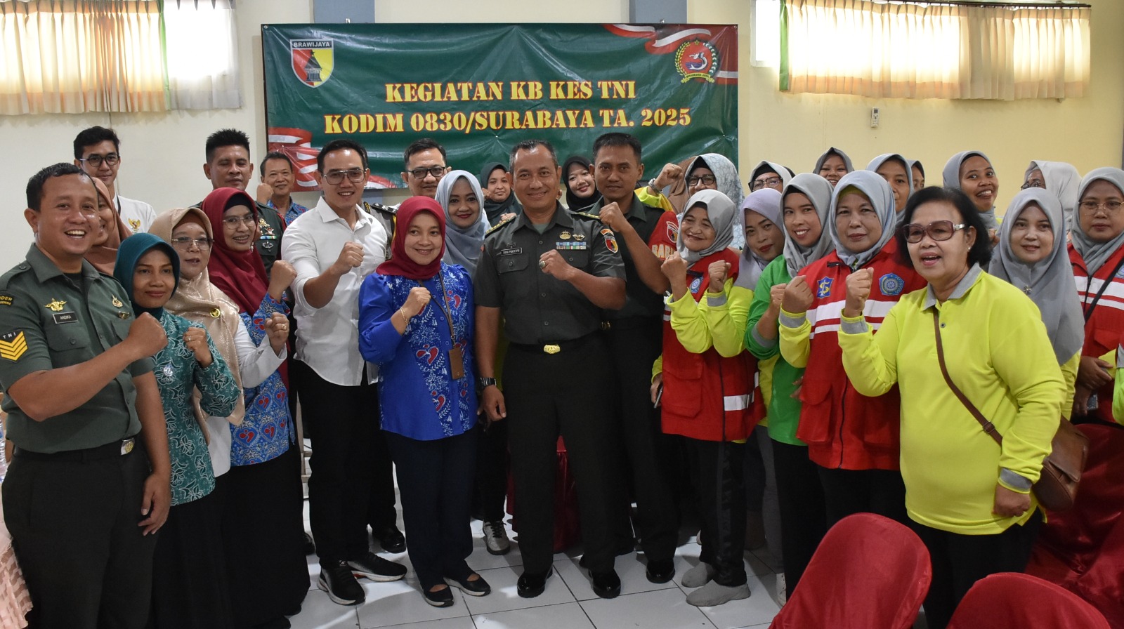 Pelayanan KB dan Kesehatan Reproduksi di Pasar Tradisional Balongsari Kec. Tandes serta dalam Rangka Kegiatan TNI Manunggal Membangun Desa Ke-123 Tahun 2025