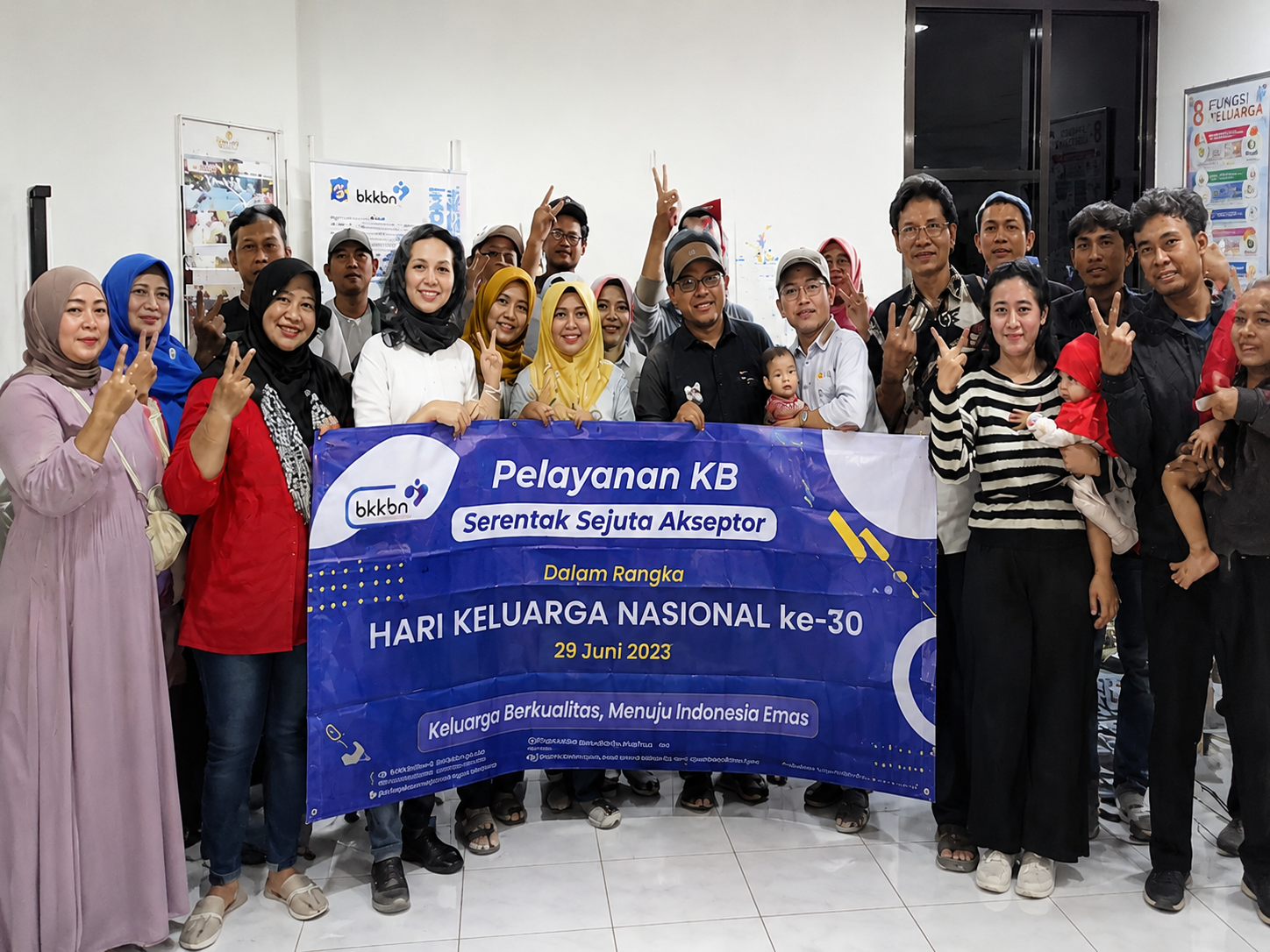 AYAH HADIR Bukti Cintah Untuk Keluarga : Kisah Para Ayah Memilih Vasektomi Demi Masa Depan
